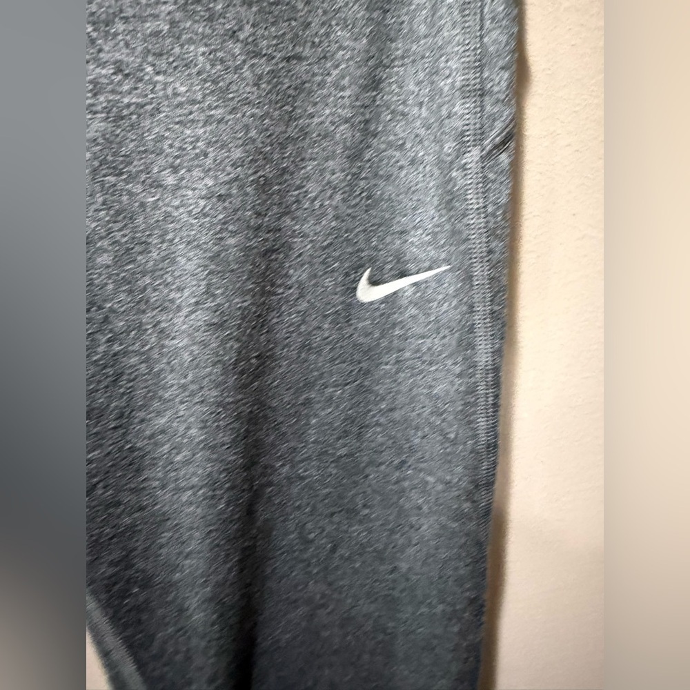 Nike Dri-FIT Mid-Rise Crop Leggings - Picture 6 of 8